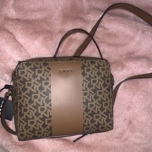 DKNY Crossbody ✨